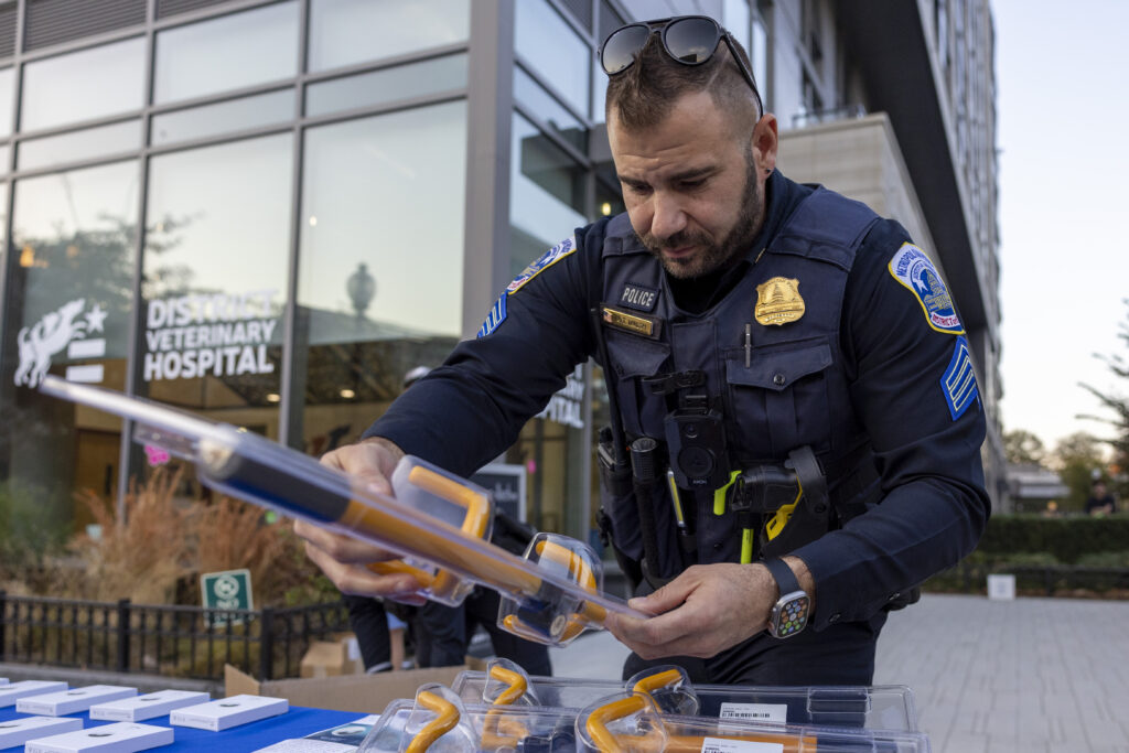 Arlington police distribute free anti-car theft devices after spike in carjackings in 2023