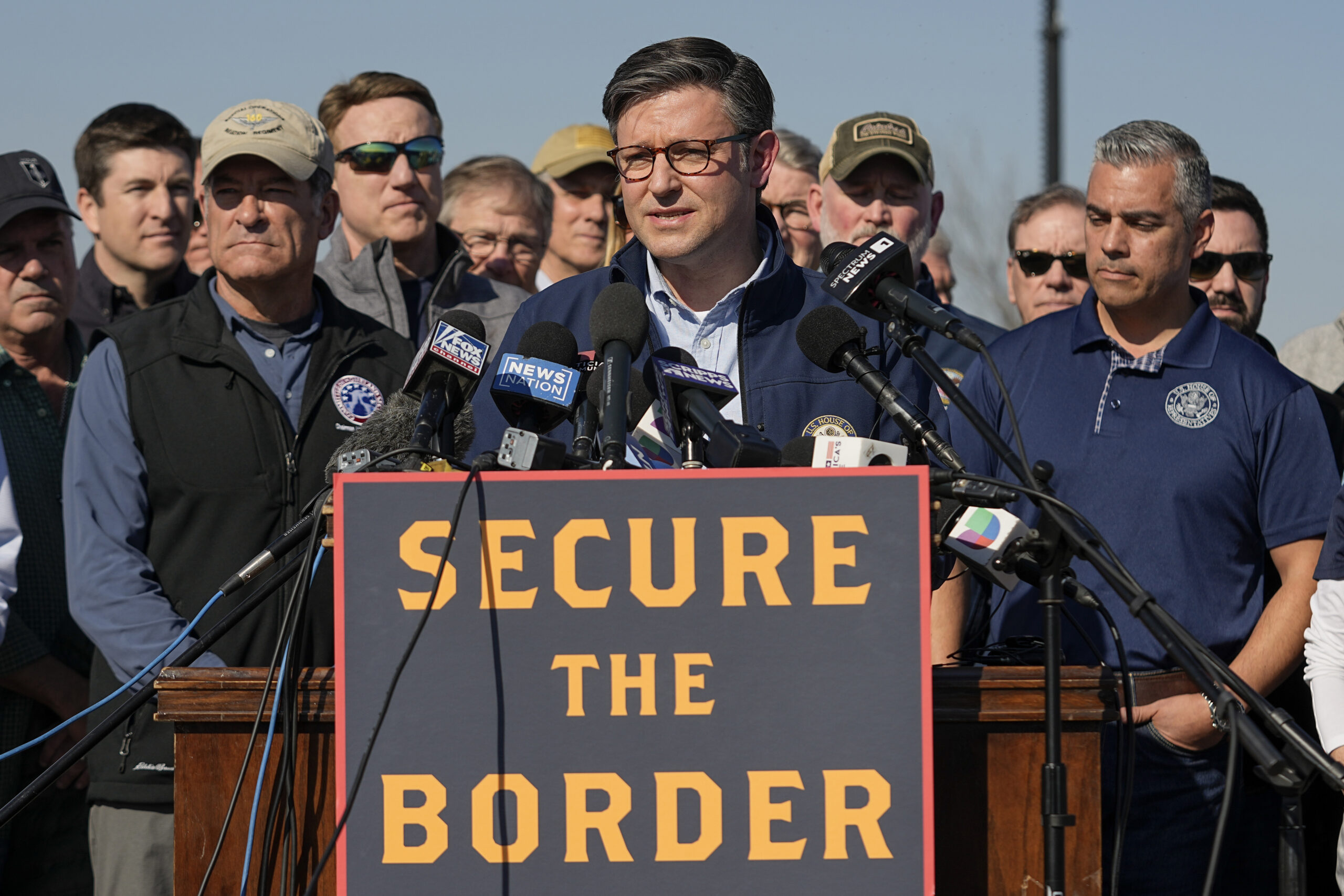 Bipartisan border bill doomed in House