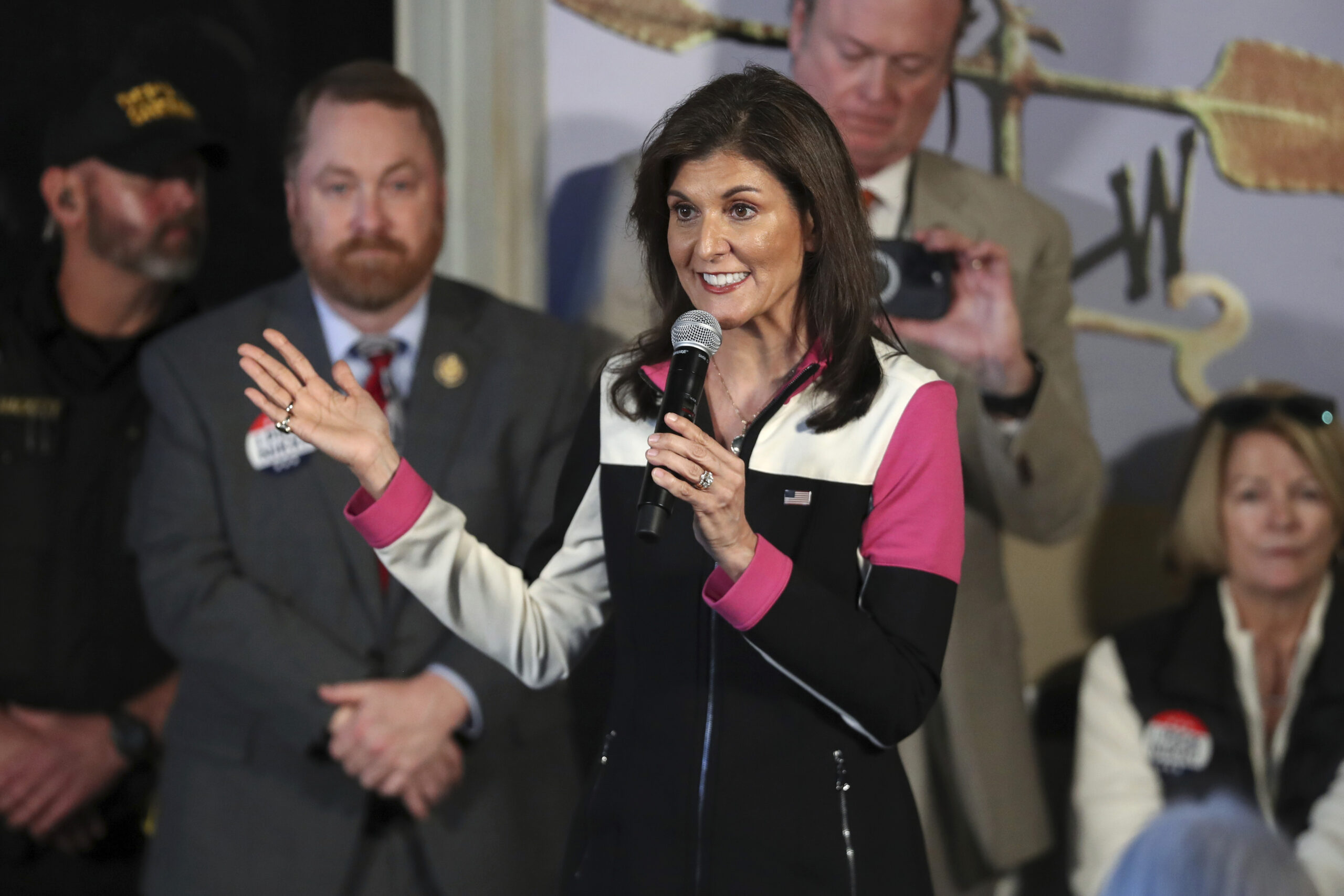 NextImg:Nikki Haley reminds voters of gubernatorial record in DeSantis-esque strategy shift