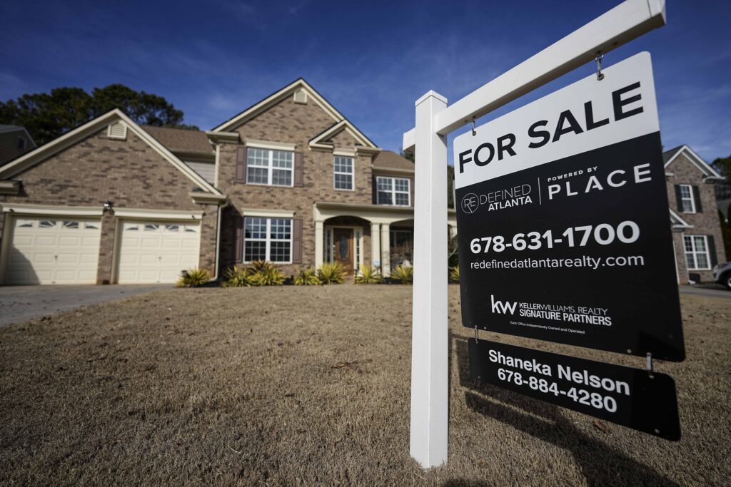Mortgage demand tumbles as rates drive down housing market