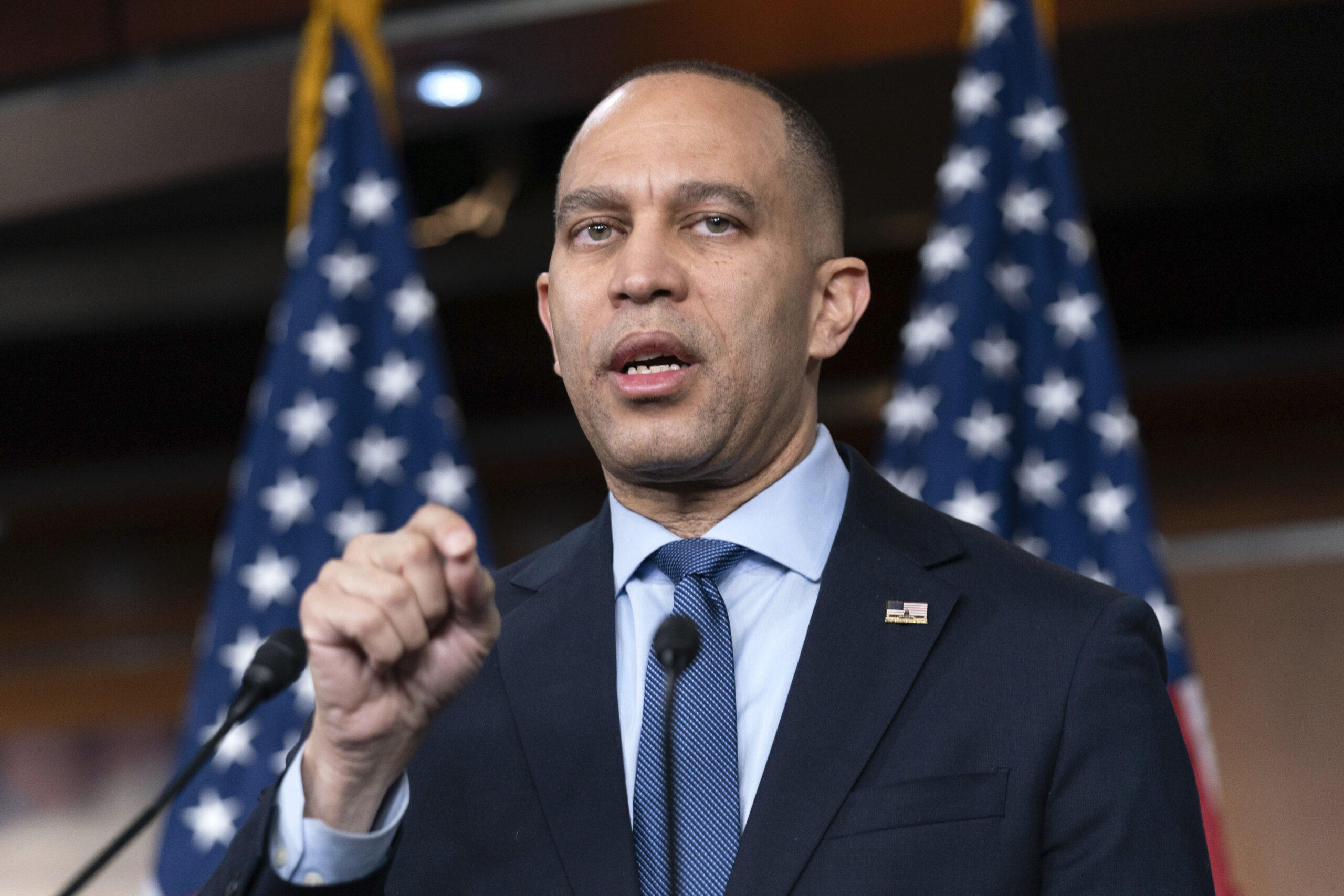 Hakeem Jeffries calls Abbott a ‘human trafficker’ as Democratic cities reel from immigrant influx