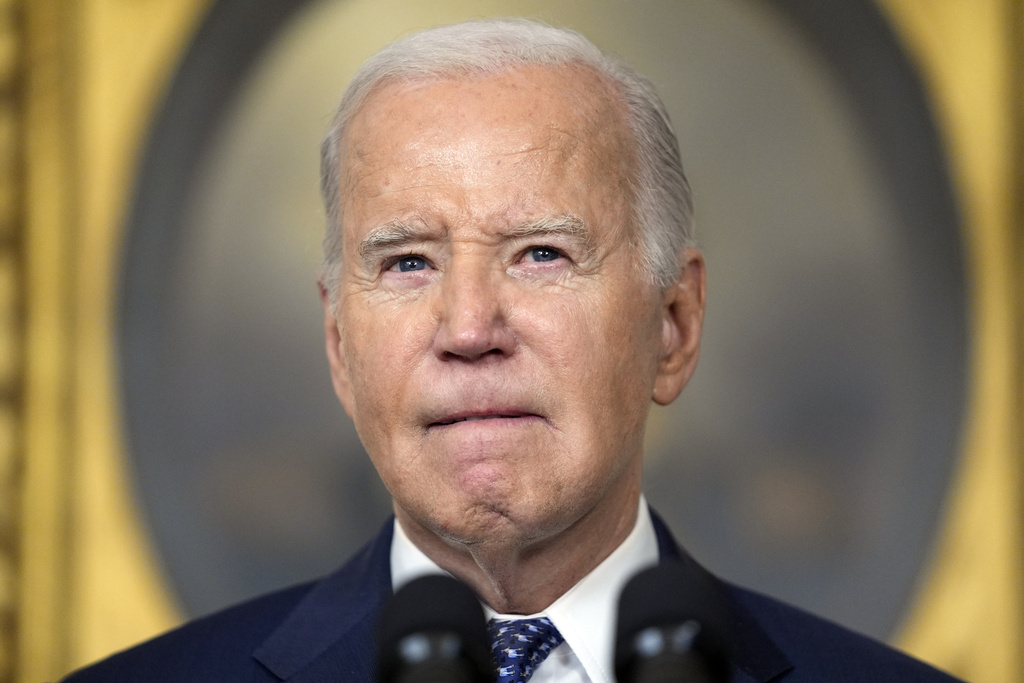 Key findings from the Biden classified document report: 
1. Reveals significant concerns about national security.
2. Highlights potential threats from foreign adversaries.
3. Raises questions about intelligence sharing and cooperation.
4. Suggests the need for enhanced cybersecurity measures.
5. Emphasizes the importance of safeguarding classified information