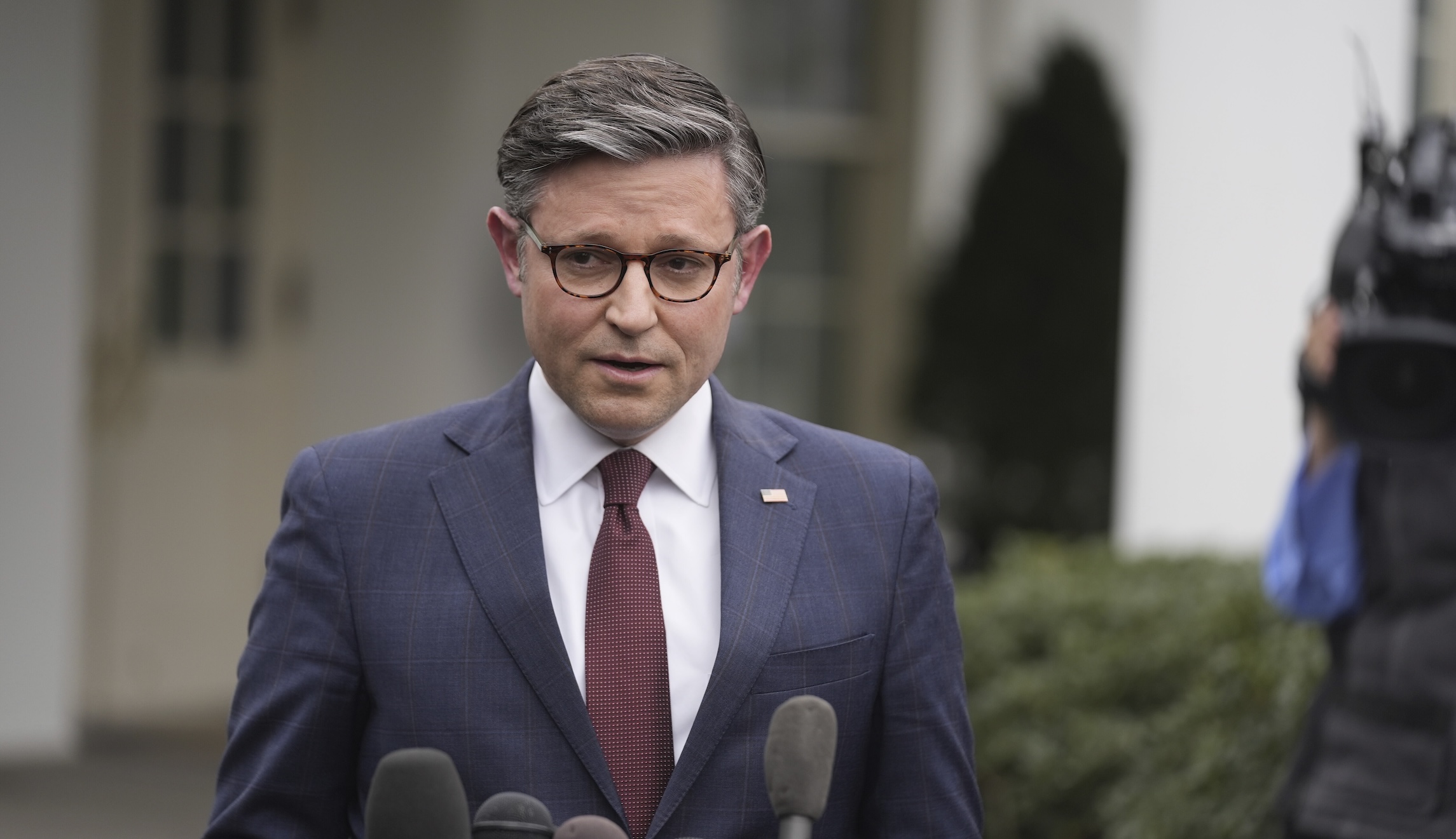 NextImg:McConnell joins Biden and Democratic leaders to corner Johnson on Ukraine aid in ‘intense’ meeting
