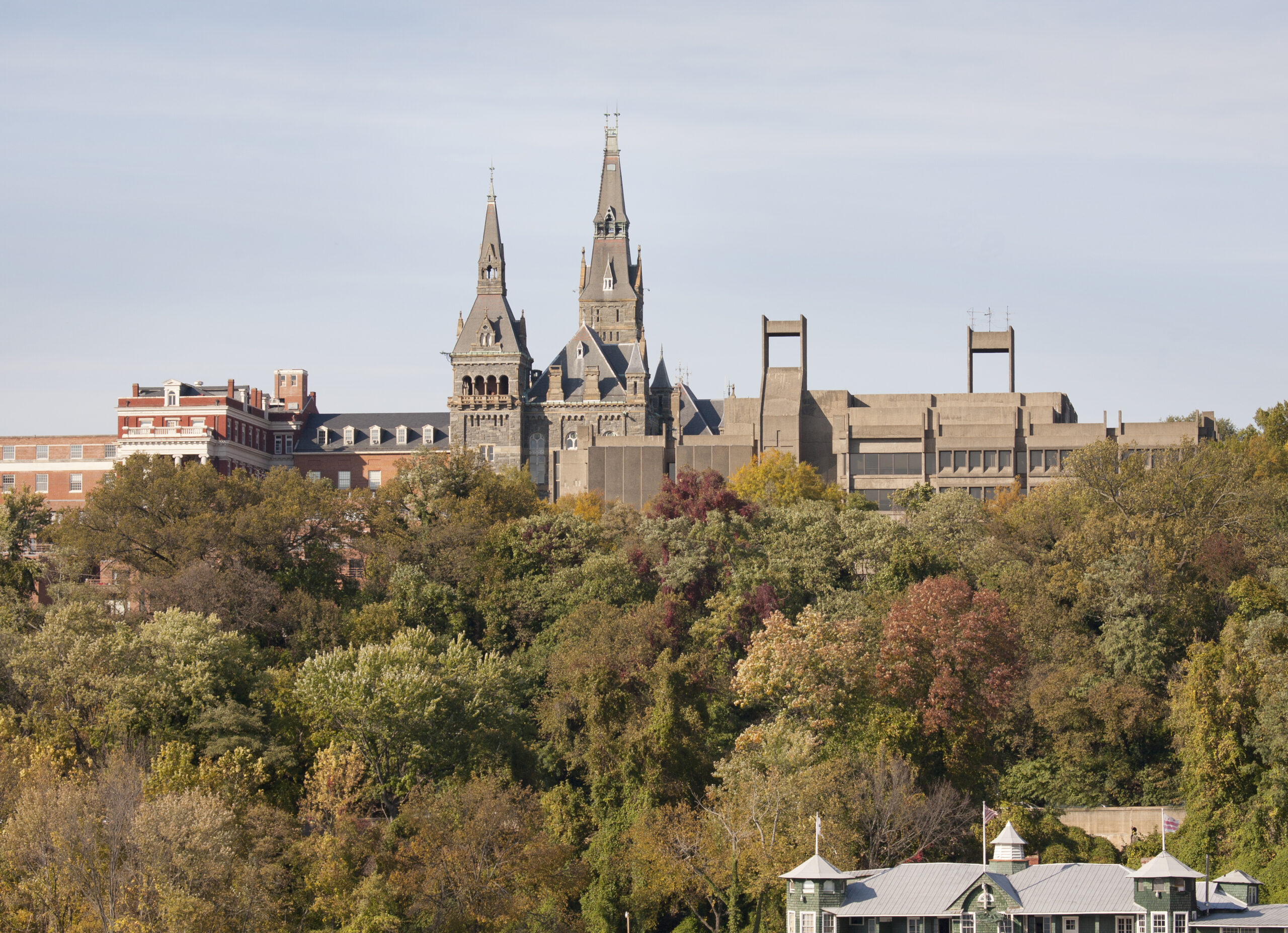 Georgetown University Democrats urge DC government to abolish legacy admissions