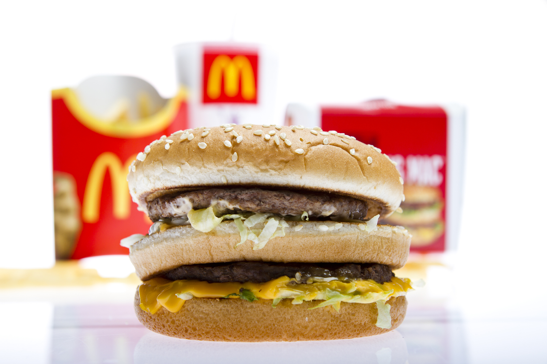 NextImg:Fast-food restaurants could see price hikes in California as worker pay rises