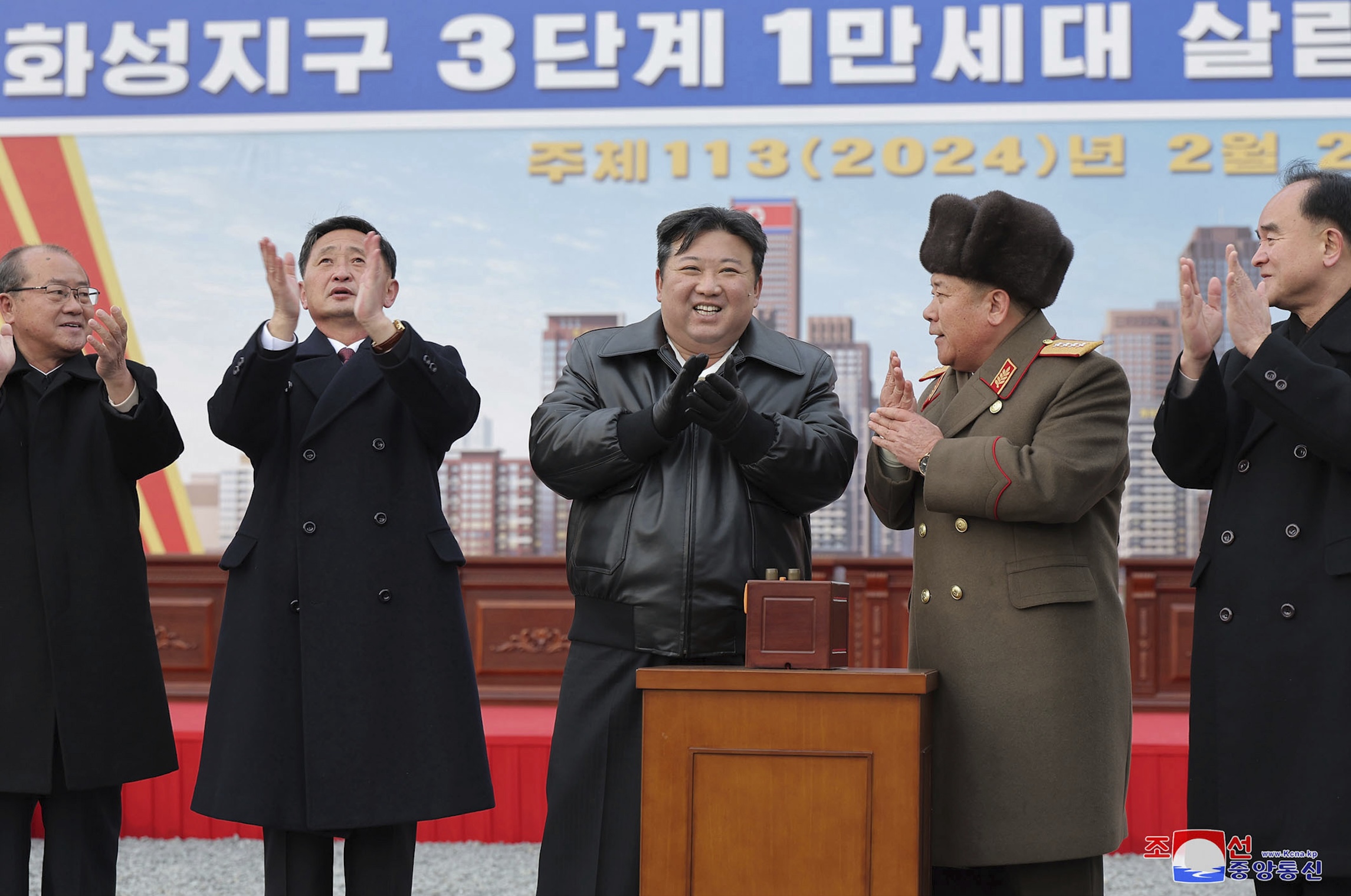 NextImg:North Korea barters artillery for food from Russia - Washington Examiner