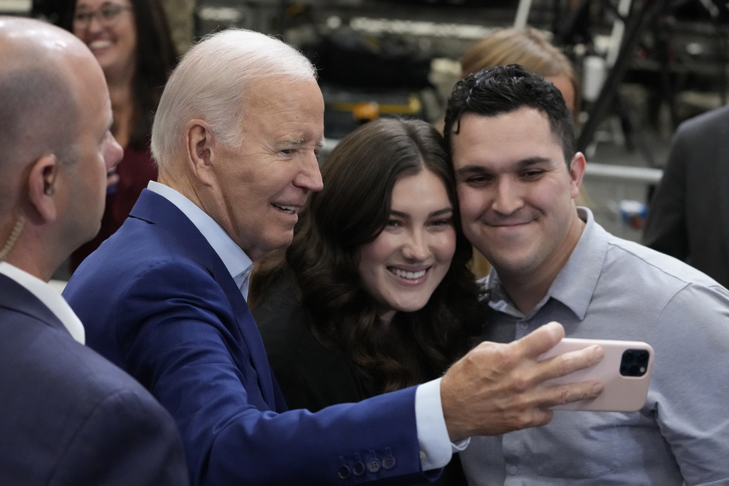 NextImg:State of the Union 2024: White House briefs dozens of social media influencers to spread Biden’s message - Washington Examiner