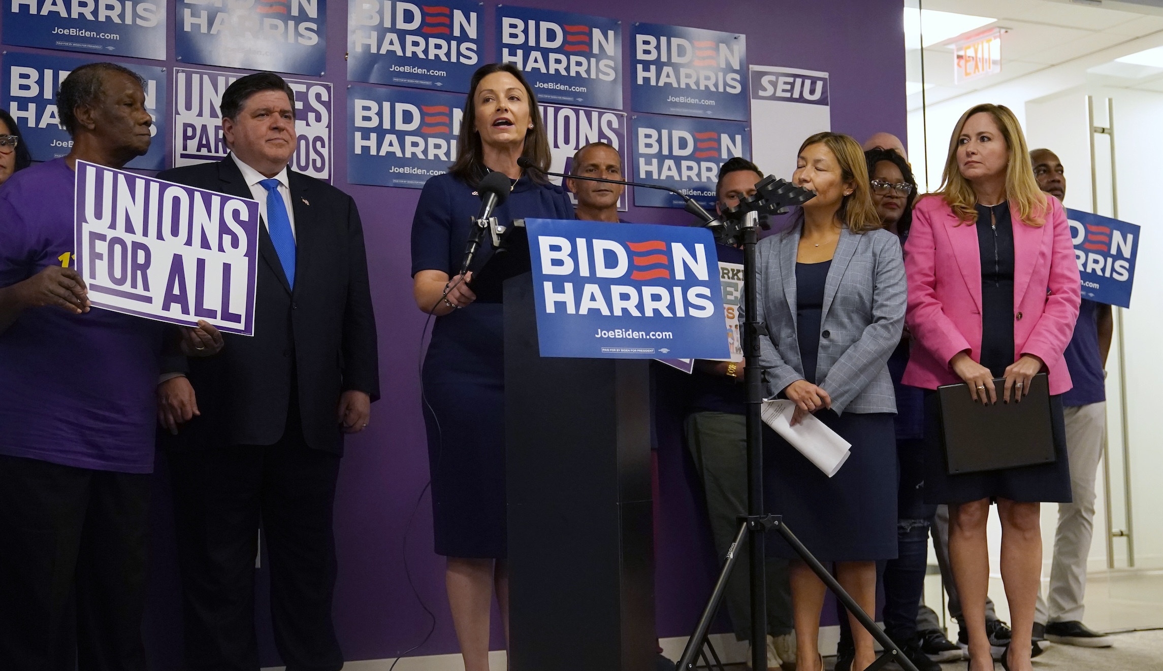 NextImg:Florida Democrats spar with Hispanic columnist over Biden outreach event in Miami - Washington Examiner