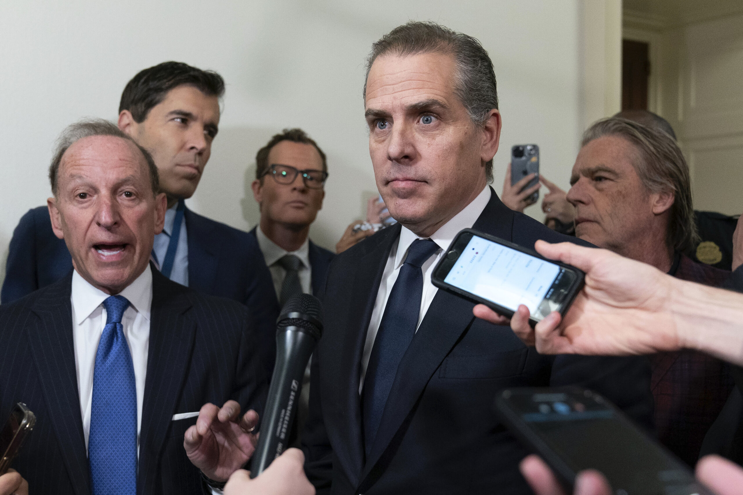 NextImg:House Republicans invite Hunter Biden to impeachment hearing to clear up ‘inconsistencies’ - Washington Examiner