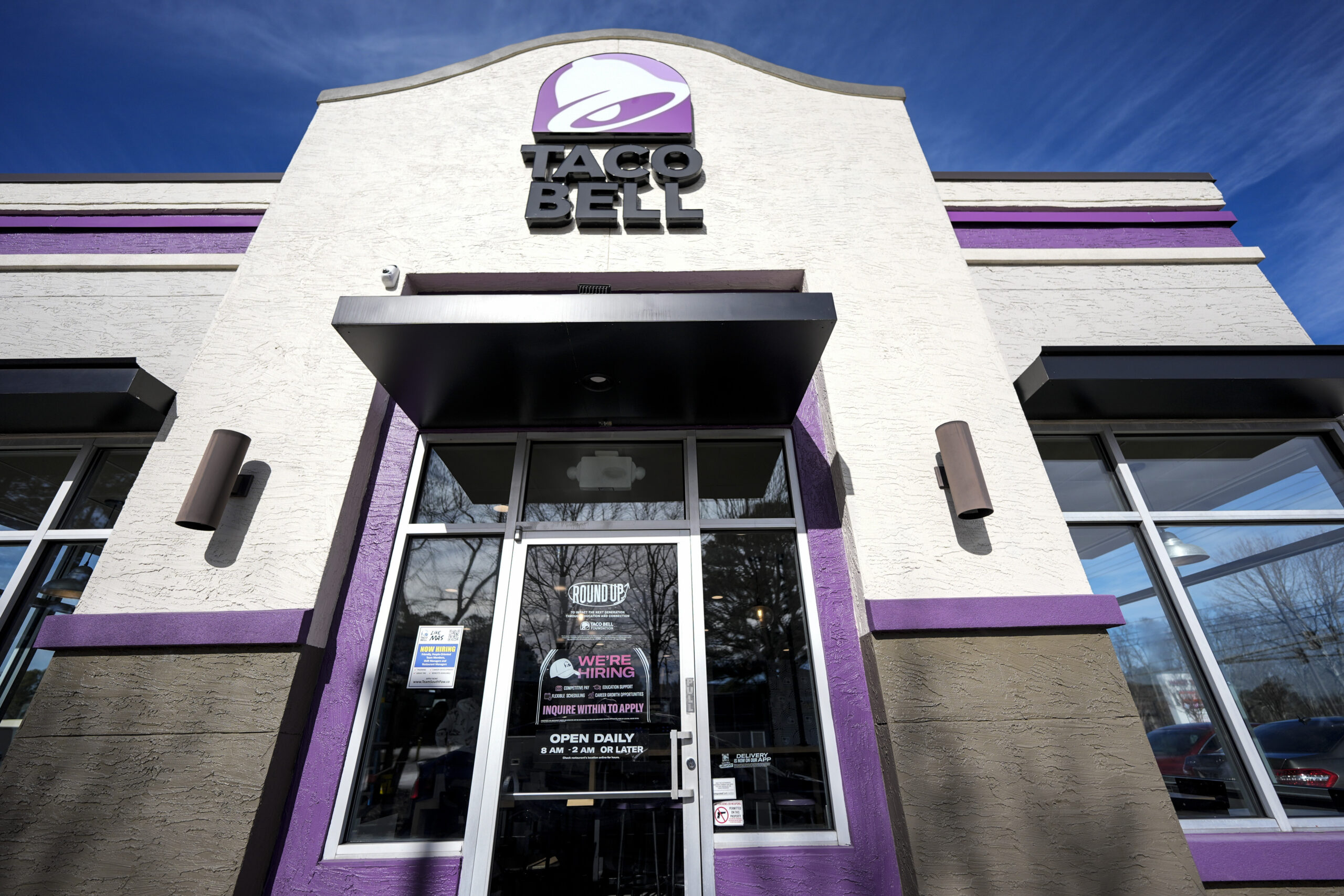 Taco Bell closing indoor dining at Oakland locations due to crime