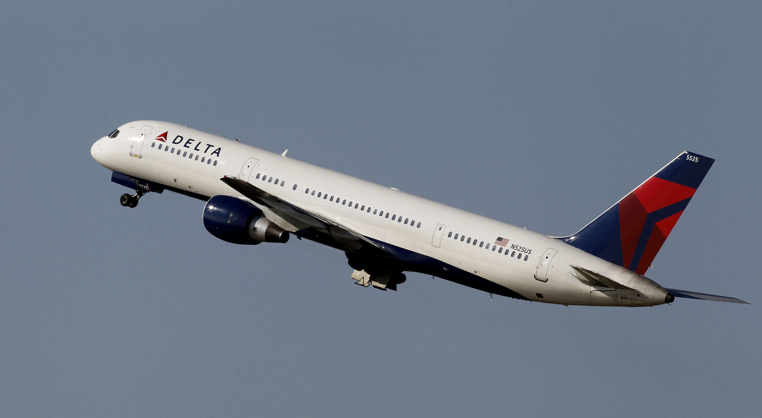NextImg:Delta becomes latest airline to raise checked baggage fee - Washington Examiner