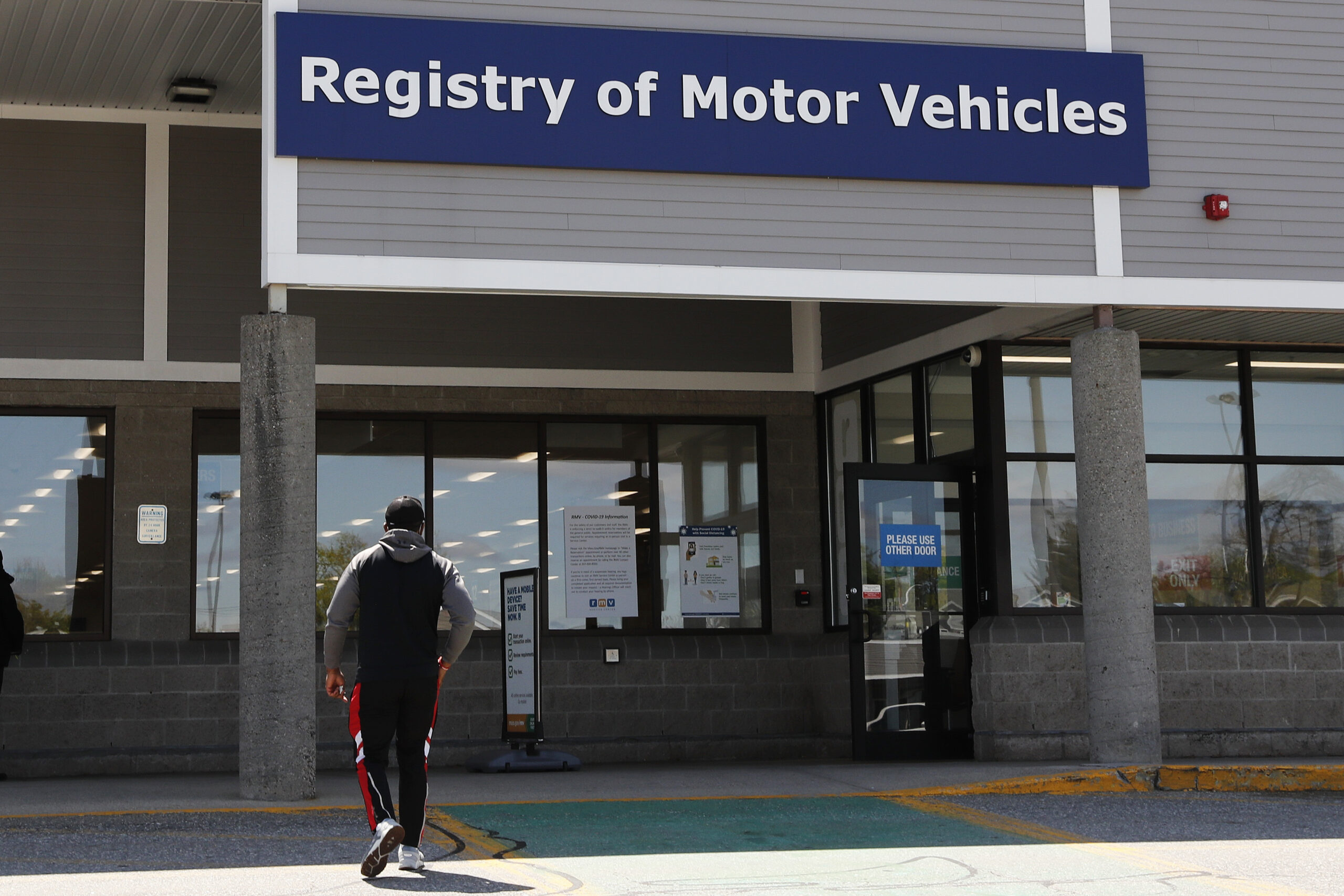 NextImg:Nationwide tech hiccup interferes with US driver’s license offices - Washington Examiner