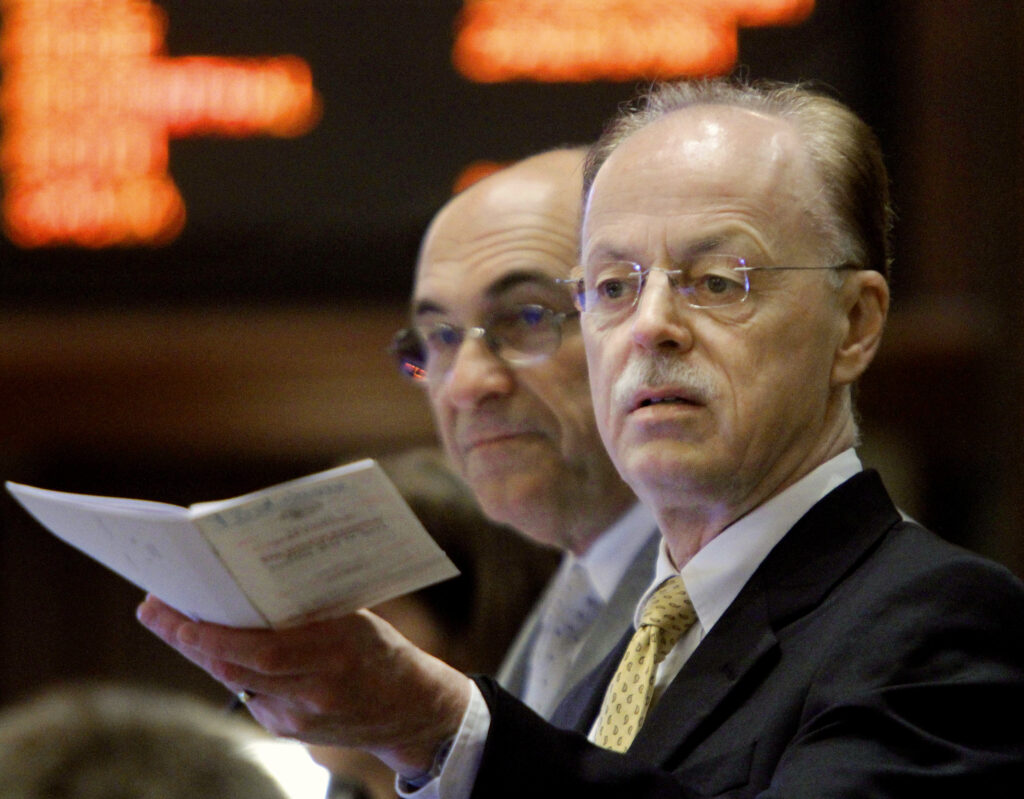 Lawmaker resigns from committee due to insufficient progress on ethical reforms