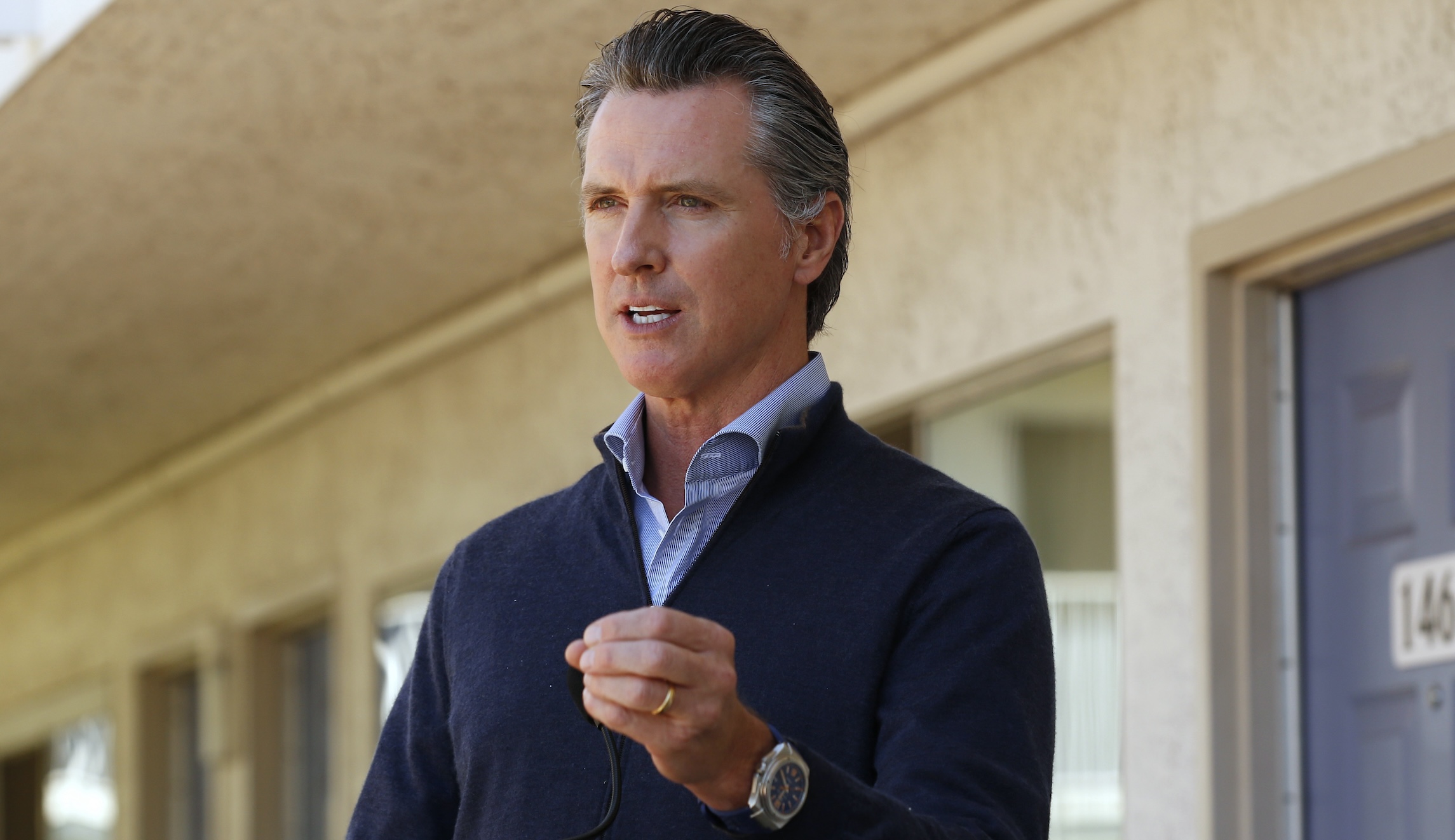 NextImg:Newsom rolls out surveillance plan to crack down on Oakland crime with nearly 500 cameras - Washington Examiner