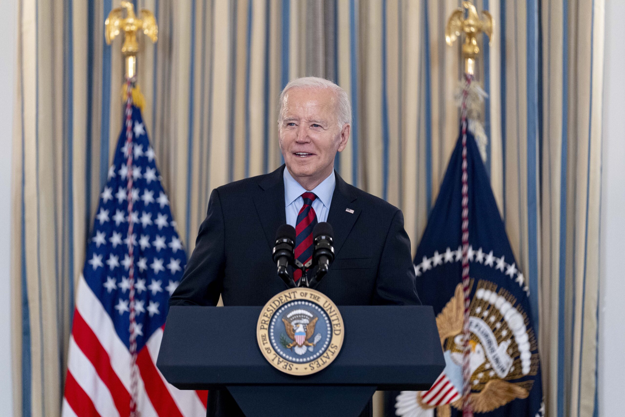 NextImg:Biden amplifies Cookie Monster complaints as he blames companies for ‘shrinkflation’ - Washington Examiner