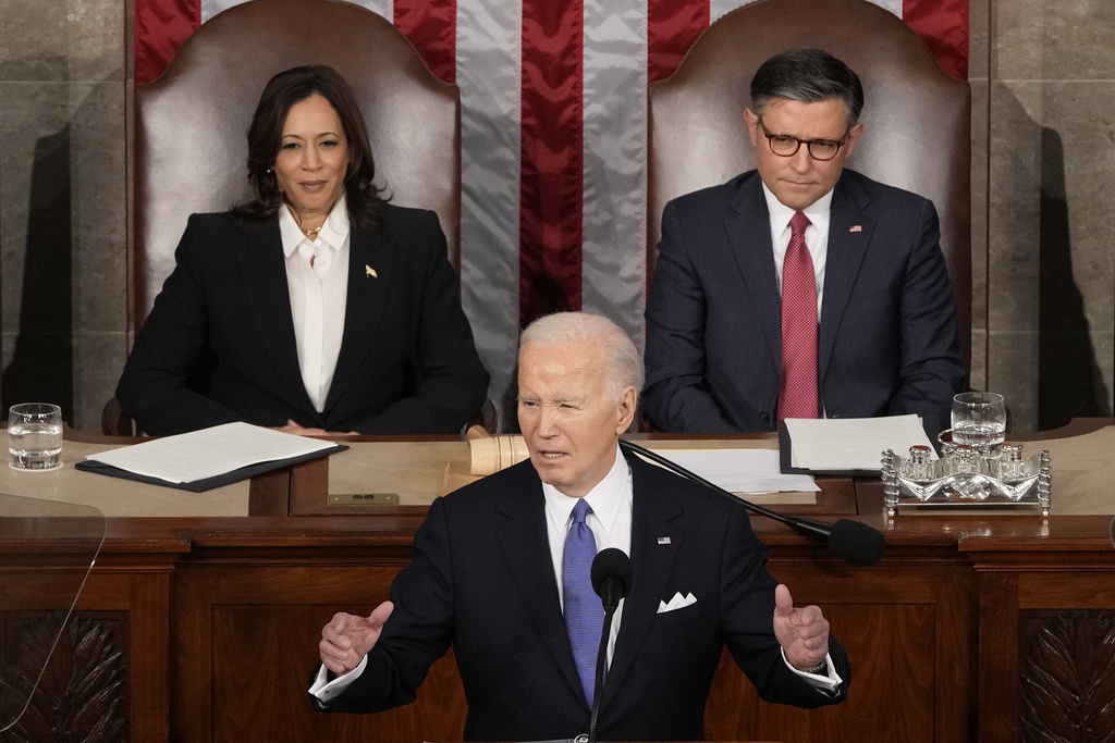 NextImg:State of the Union 2024: Biden confronts GOP jeers and age concerns with raucous speech - Washington Examiner