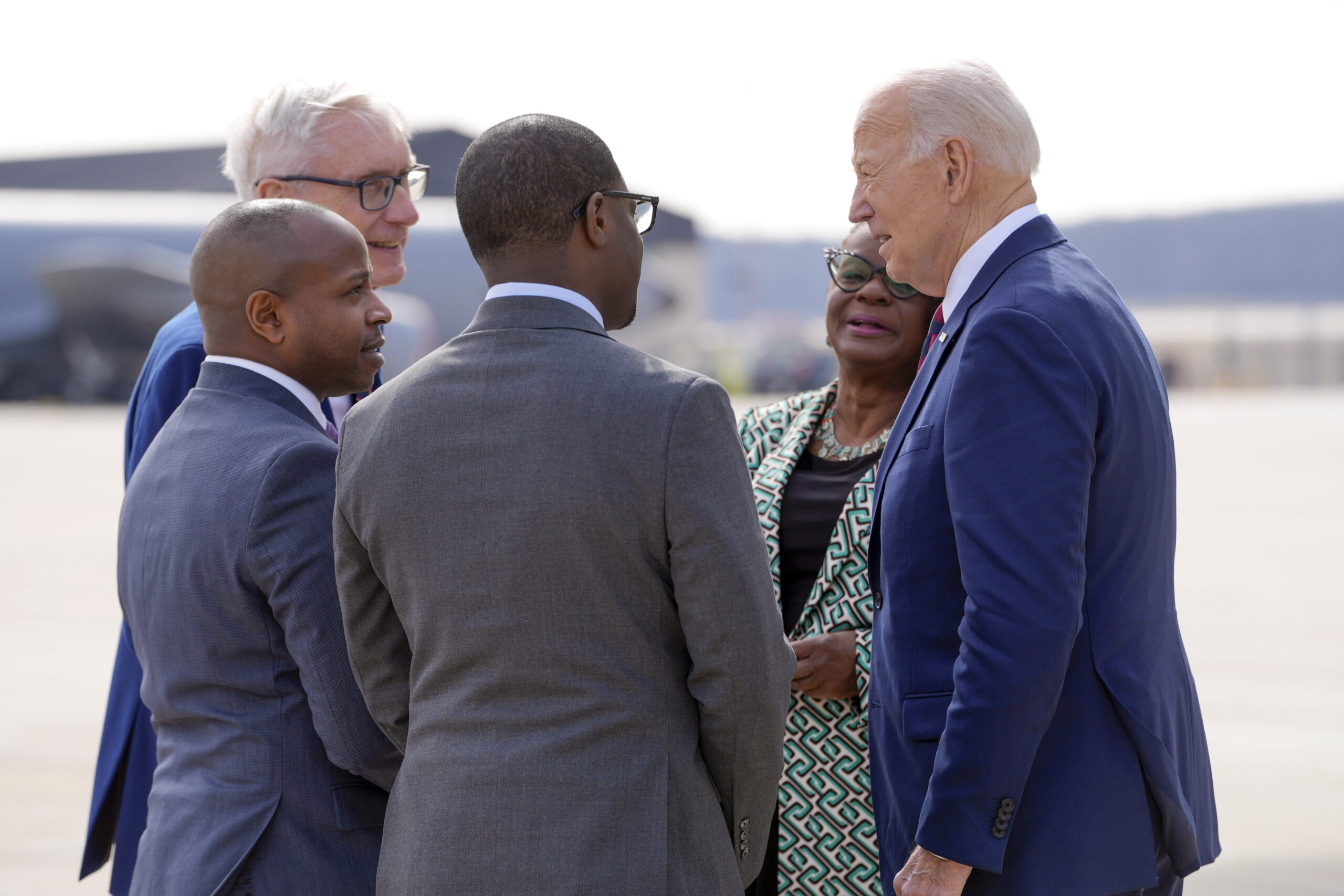 NextImg:Democrats hammered for assuming what voters want to hear as Biden bleeds black and Latino support - Washington Examiner