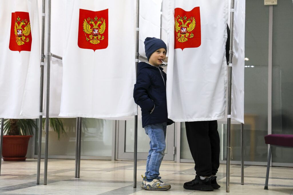 Russian elections take place with armed guards in occupied territories in Ukraine: Report