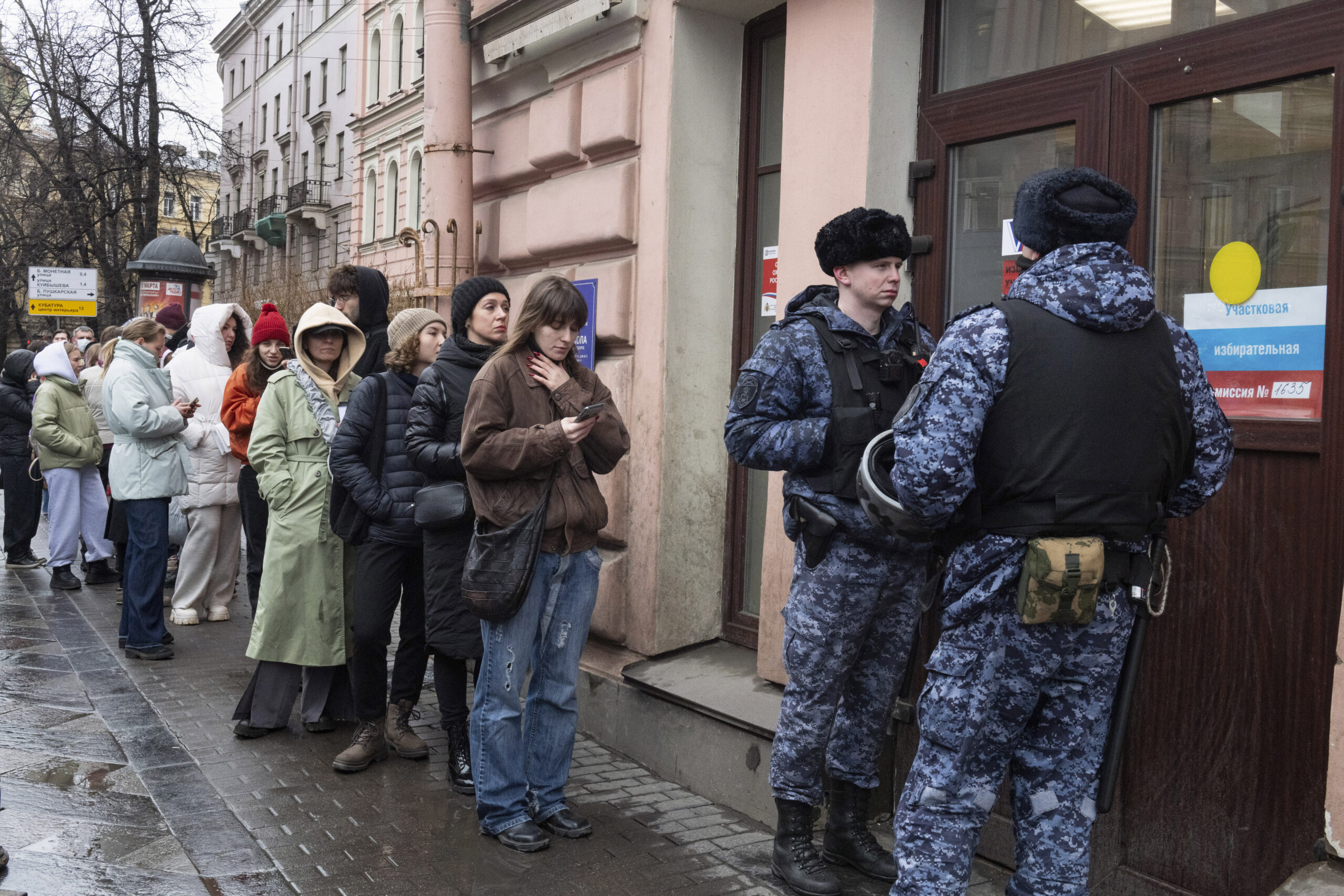 NextImg:Navalny supporters show up to polls to express dissatisfaction with Putin’s rule - Washington Examiner