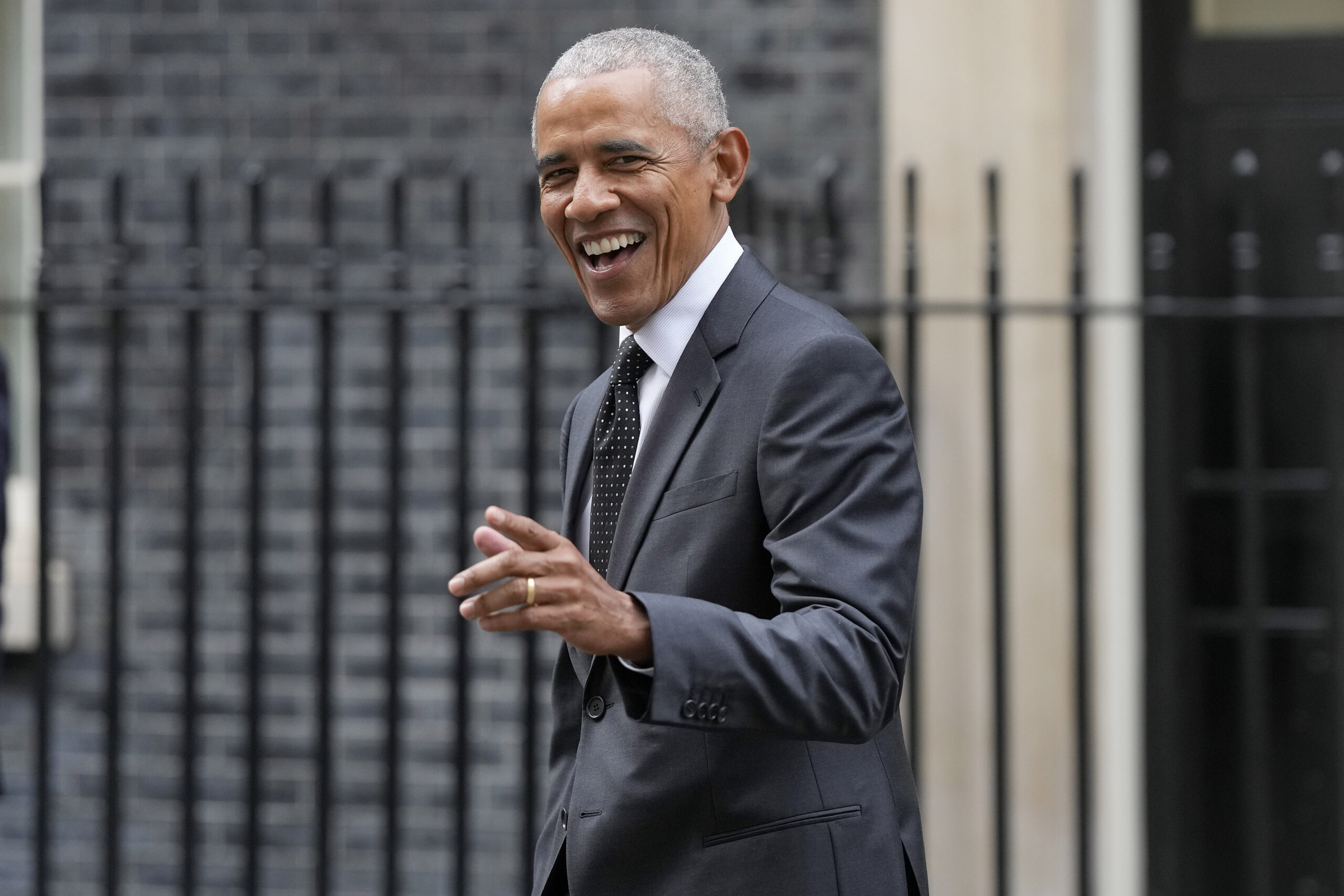 NextImg:Barack Obama makes surprise appearance at Downing Street to meet with Rishi Sunak - Washington Examiner