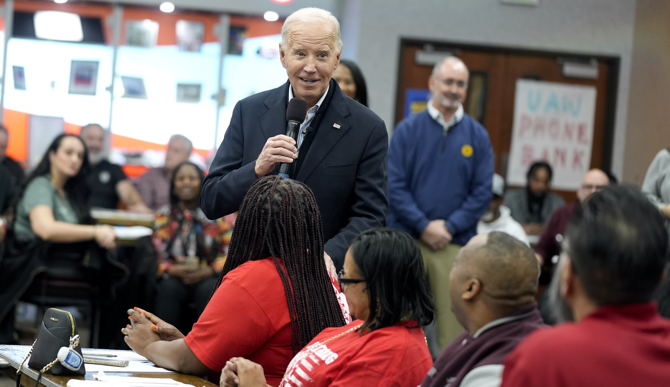 NextImg:Go blue: Democrats blitz Michigan enthusiasm as Biden falls to Trump in the polls - Washington Examiner