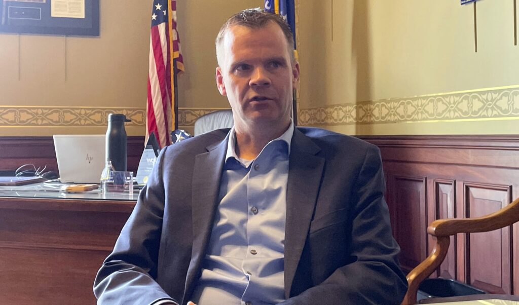 Wisconsin state senators receive full-time pay post adjournment for the year