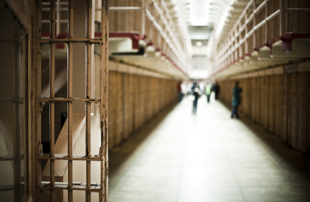 Illinois prison official stands by disclosure process to parole board