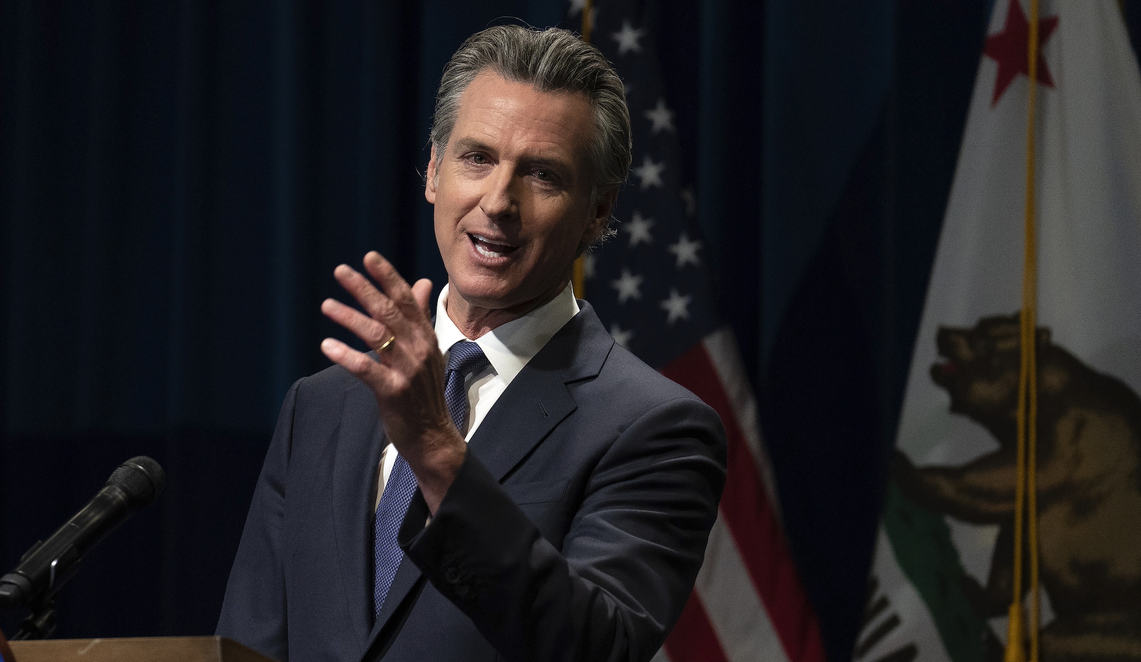 NextImg:Newsom claims Panera Bread isn’t exempt from California’s new minimum wage law - Washington Examiner