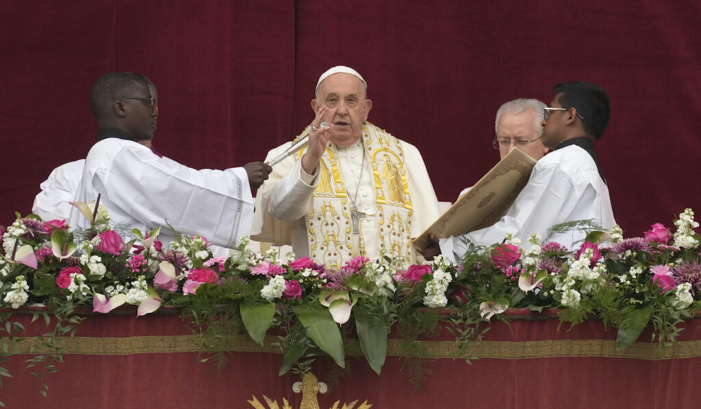 Despite health concerns, the Pope leads Easter Sunday Mass in a windy St. Peter’s Square