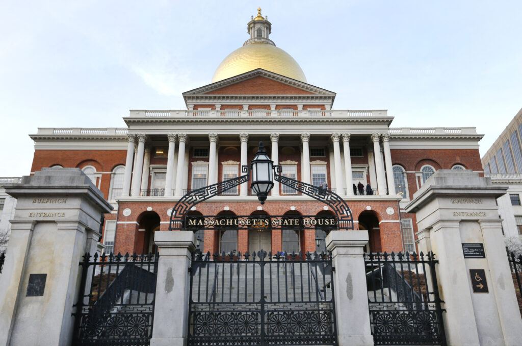 Massachusetts Republicans eye chance to expand into Democratic territory