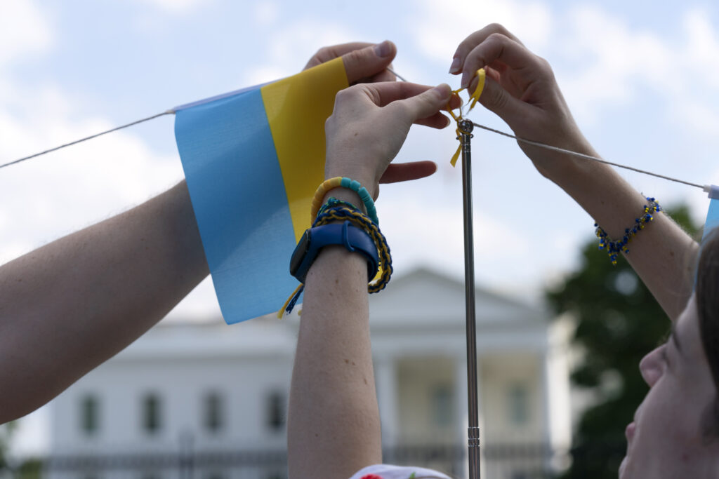 GOP seeks to prohibit foreign flags in House chamber following Dem’s Ukraine aid celebration
