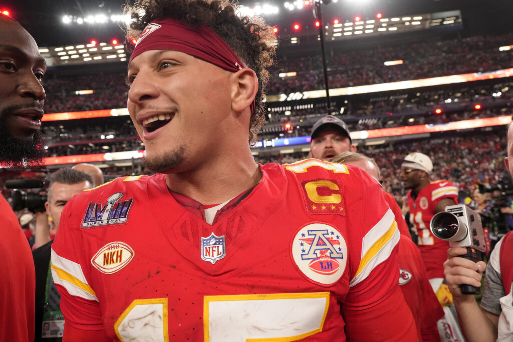Patrick Mahomes encourages voters to ‘do the research’ over giving his endorsement