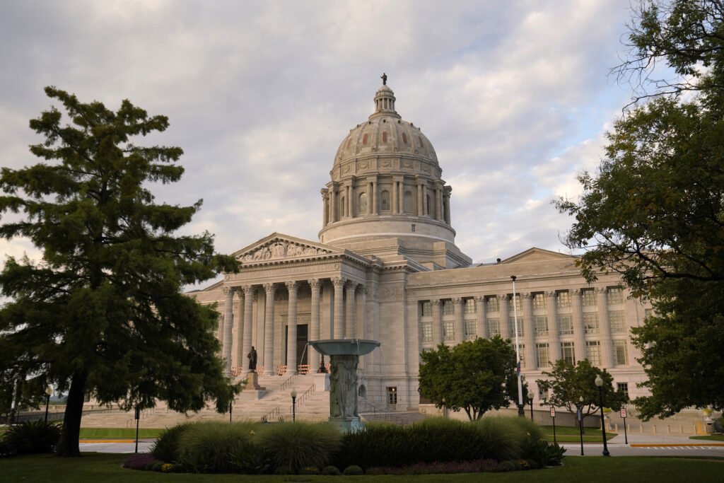 Missouri Senate considers bill to phase out corporate income tax and revise tax credits