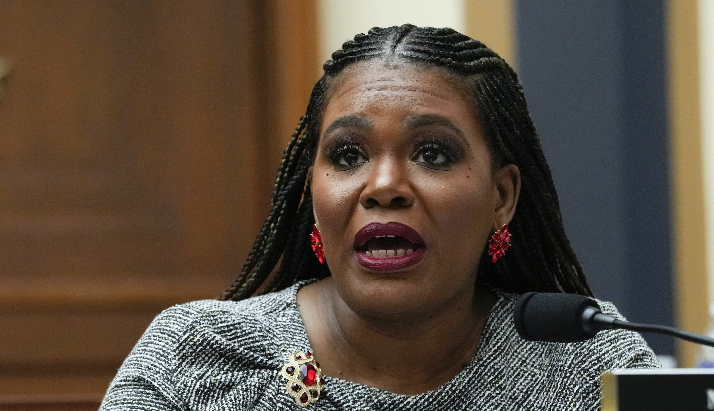 NextImg:‘Squad’ Democrat Cori Bush continues to pay husband with campaign funds during DOJ inquiry - Washington Examiner
