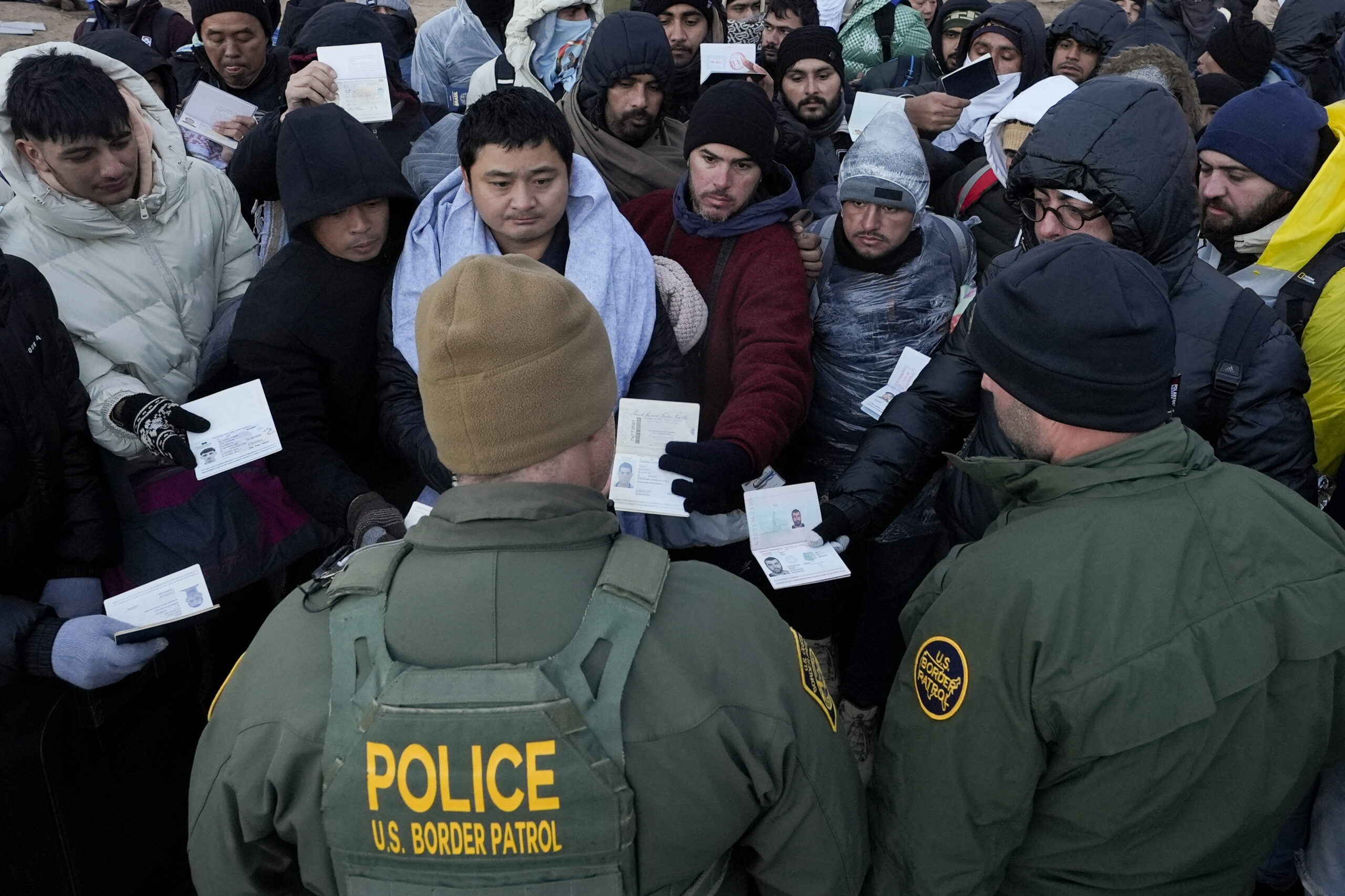 NextImg:Warning signs: Democrats call border a ‘crisis’ and ‘invasion’ - Washington Examiner