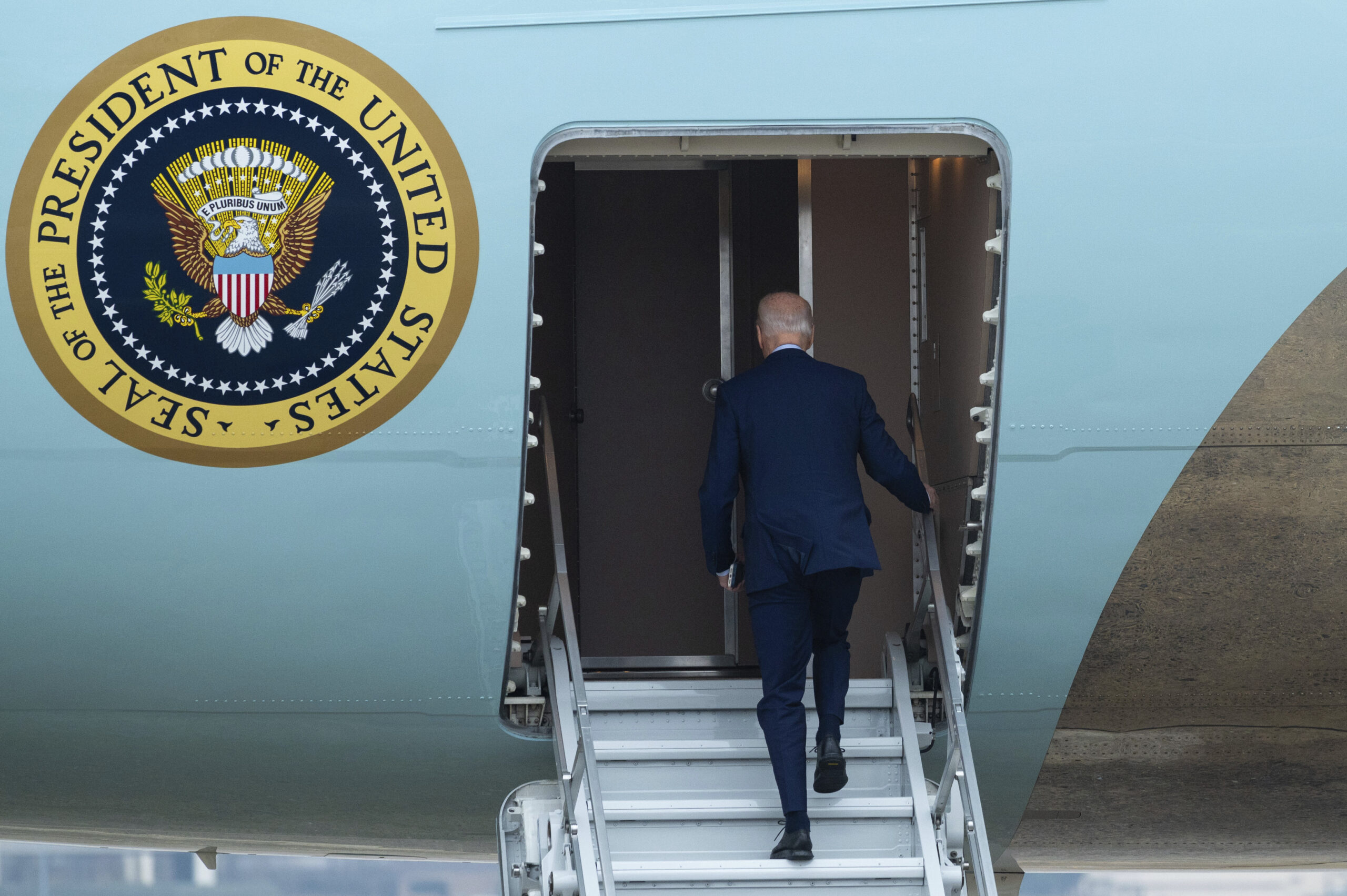 NextImg:More bad news for Biden: Is it ‘rosy retrospection’ or just fact? - Washington Examiner