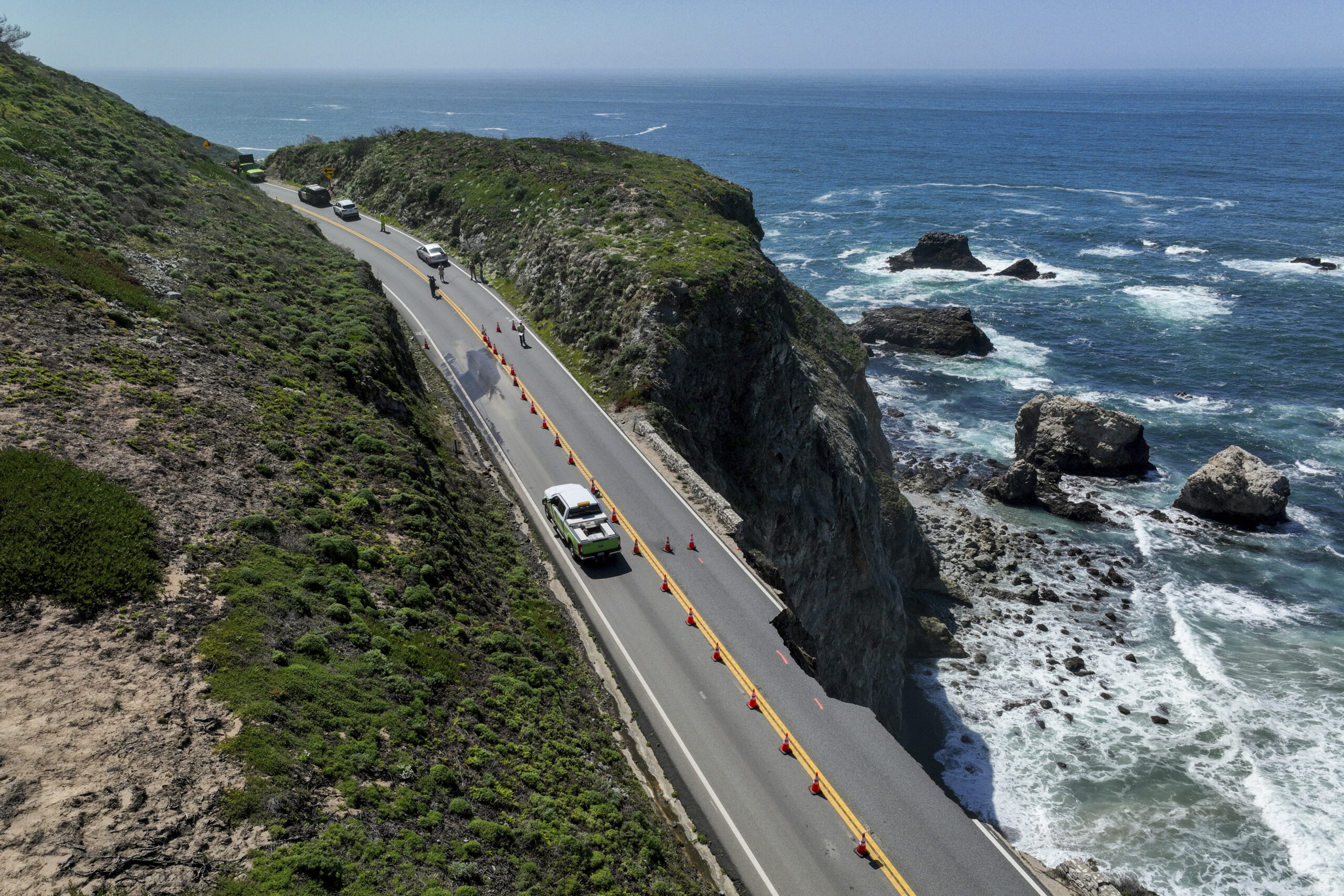 NextImg:Motorists creep along one lane after part of California’s iconic Highway 1 collapses - Washington Examiner