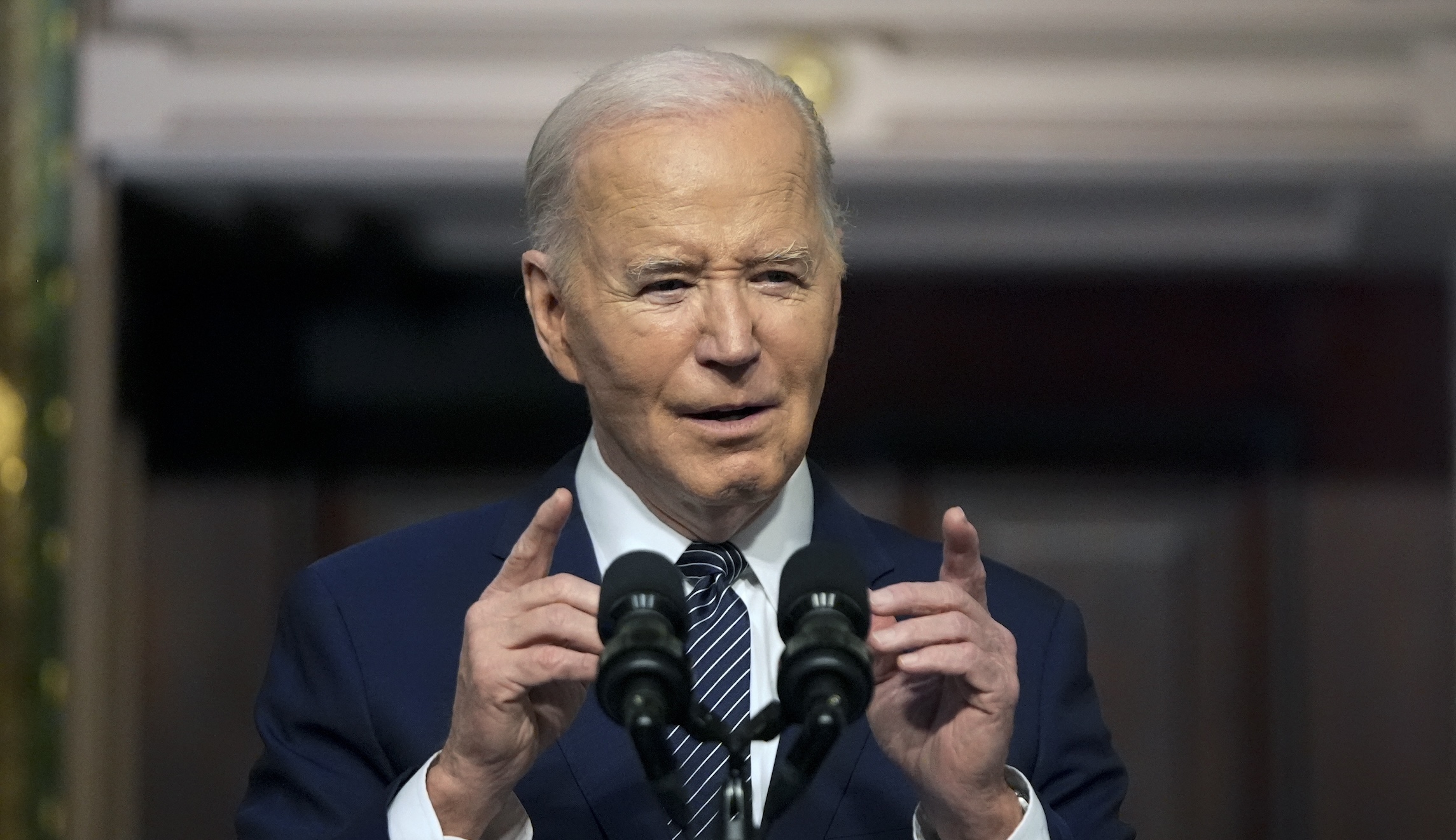 NextImg:White House says Biden briefed on bird flu, risk to humans ‘low’ - Washington Examiner