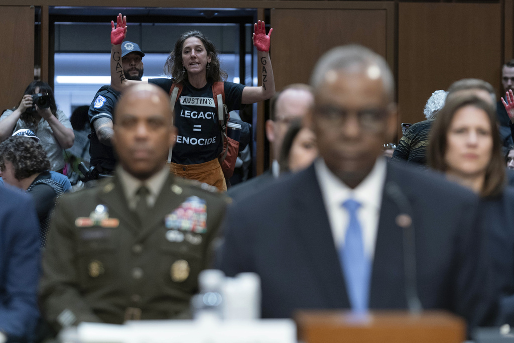 Protesters disrupt Lloyd Austin testimony as secretary denies genocide in Gaza - Vimarsana News