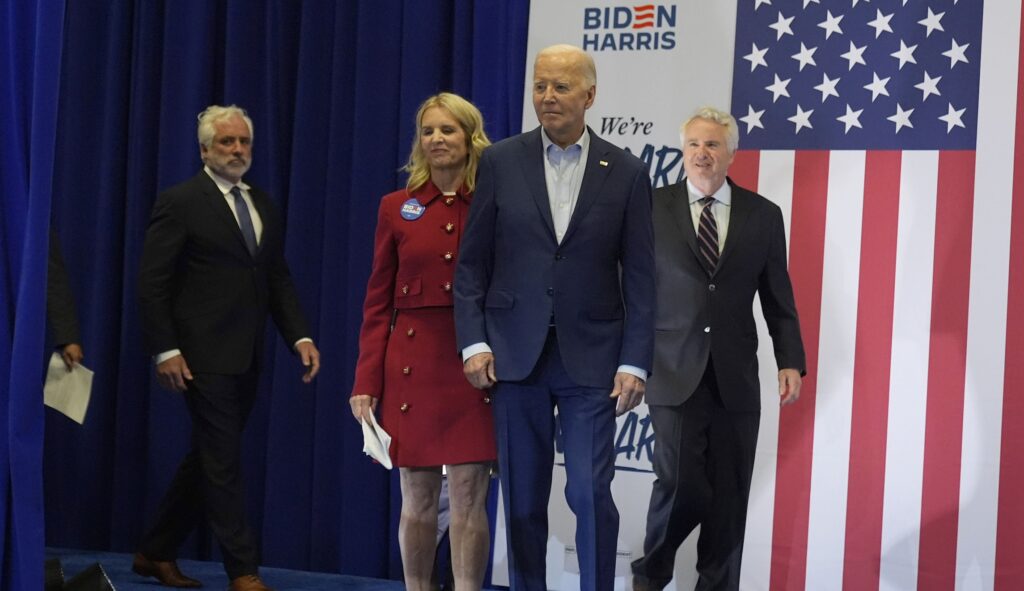 Tune in live: Biden addresses electricians at IBEW conference