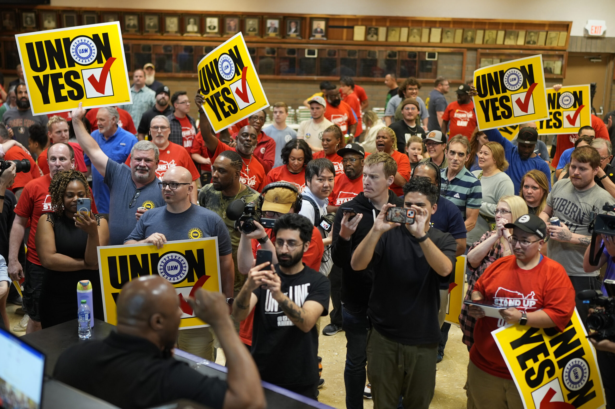 NextImg:Unions will destroy the Detroit Three automakers - Washington Examiner