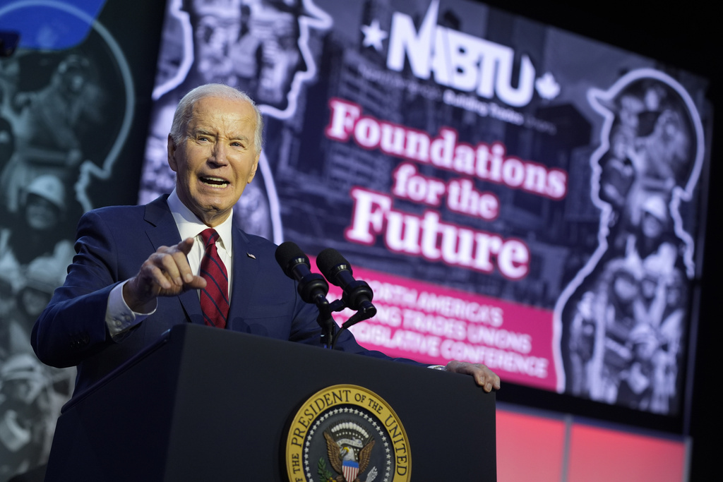 Biden taunts Trump’s bleached hair to chanting union crowd, echoes ‘lock him up
