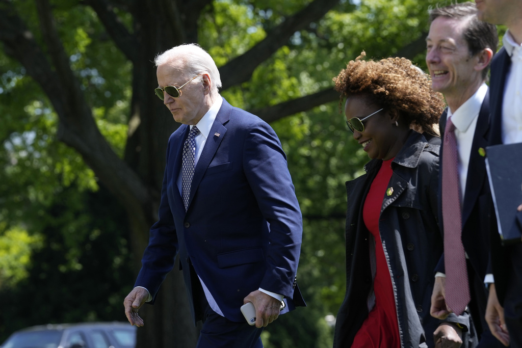 NextImg:Biden administration backs off menthol ban to court black voters - Washington Examiner