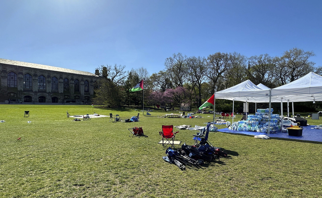 NextImg:Northwestern University protesters begin taking down encampment after likely first-of-its-kind agreement - Washington Examiner