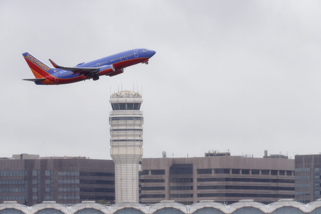 Seven Senators Propose Amendments to FAA Bill as Deadline Approaches