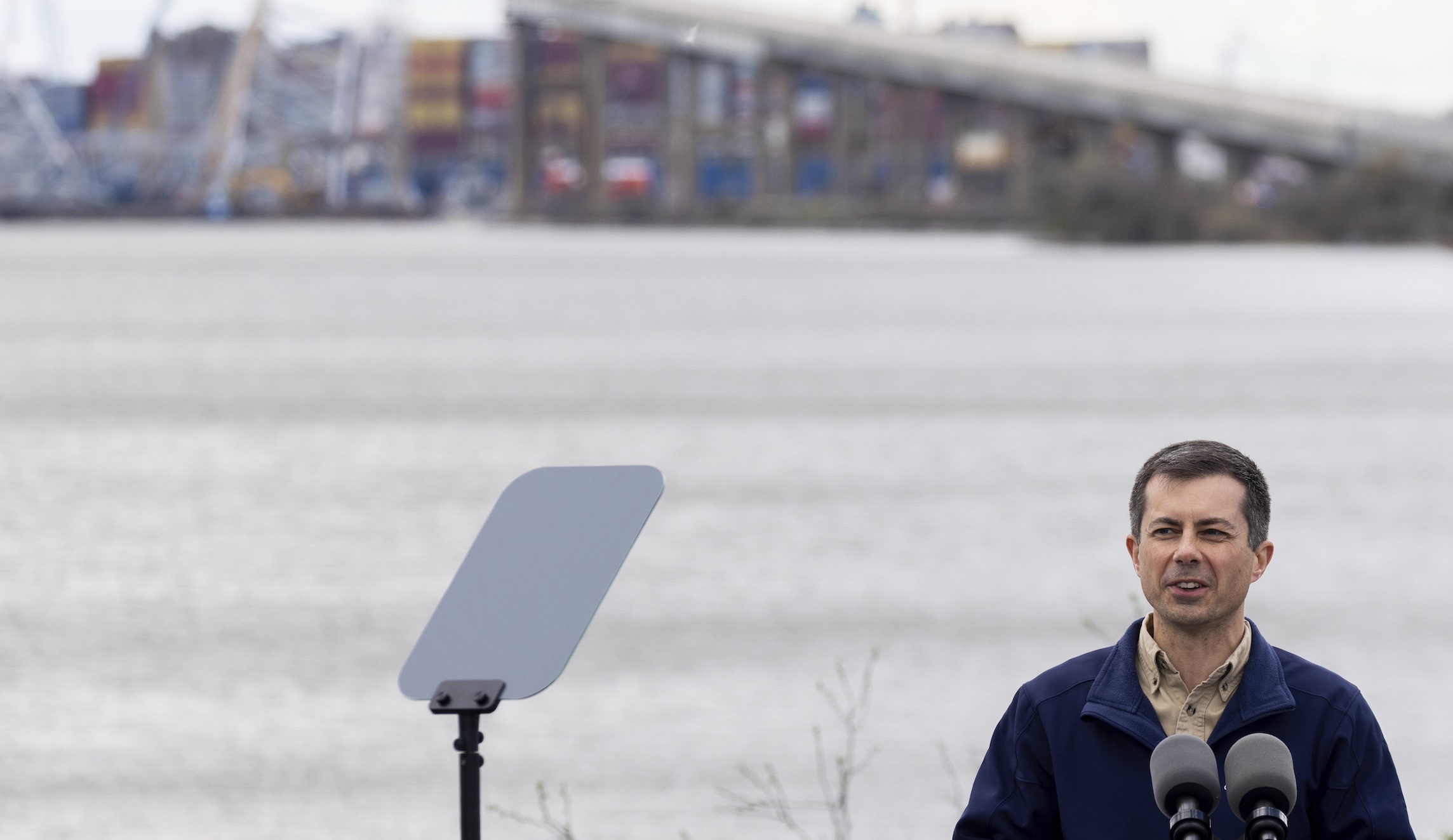 NextImg:Buttigieg says it would be ‘helpful’ for Trump to weigh in on Key Bridge collapse - Washington Examiner