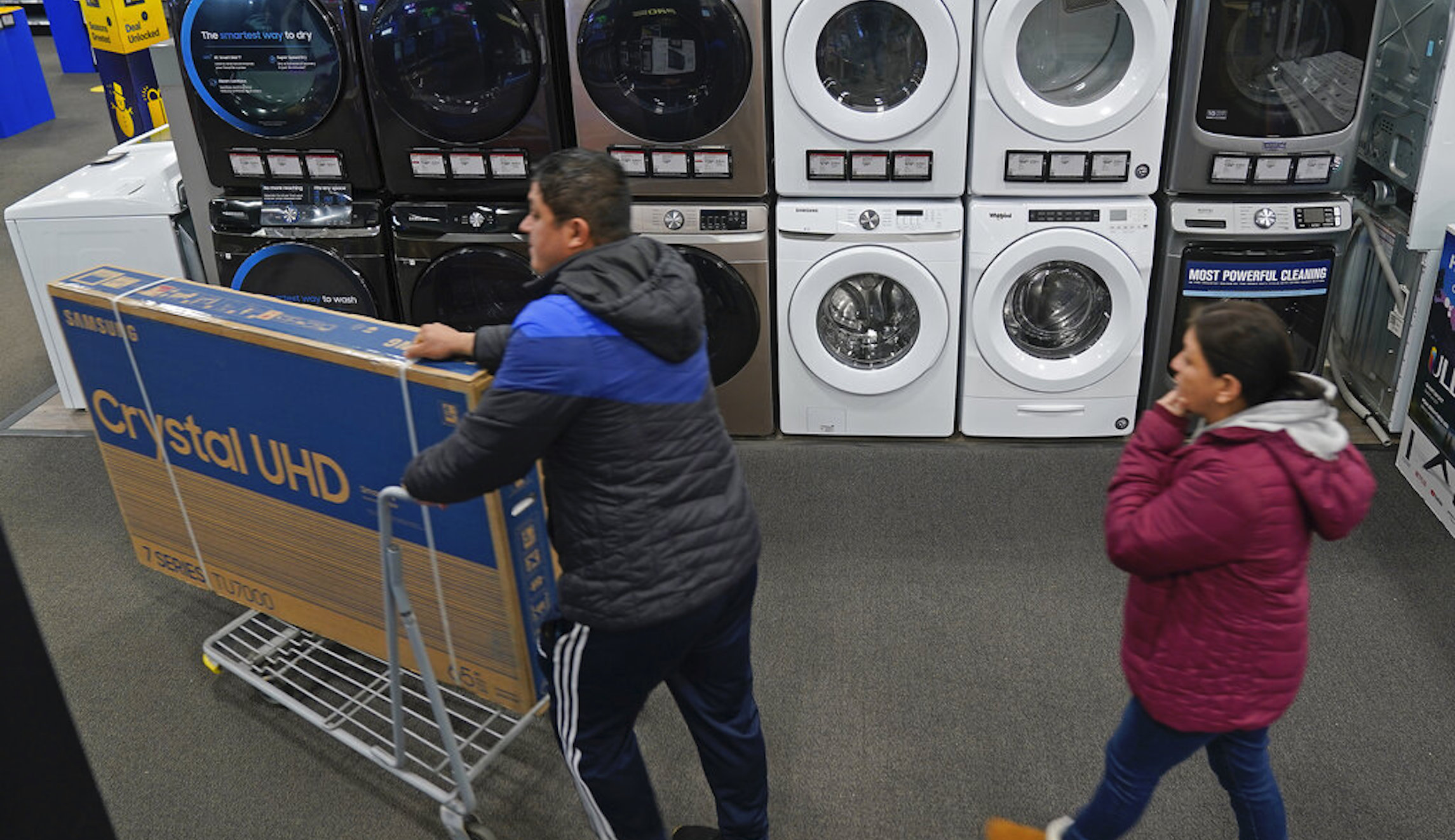 NextImg:Consumer confidence drops to lowest level in nearly two years - Washington Examiner