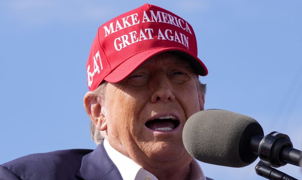 Tune in live: Donald Trump visits Green Bay during his campaign tour