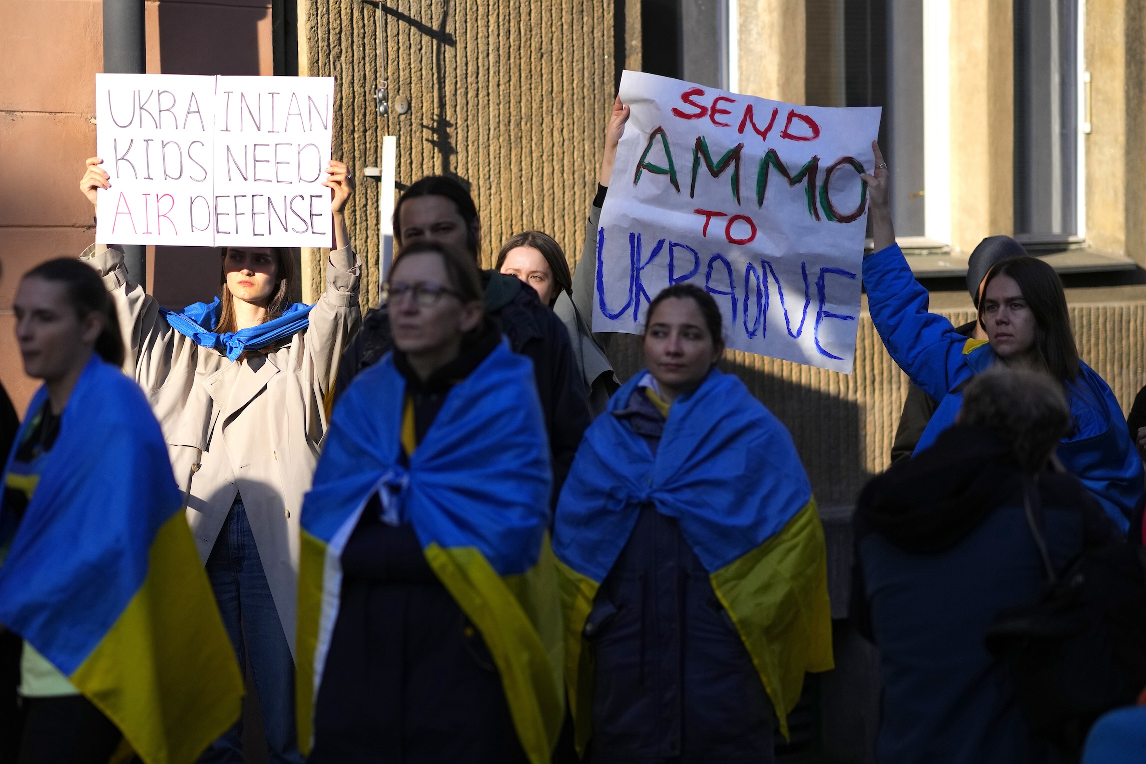 NextImg:Ukraine hammers Russian base in Crimea - Washington Examiner