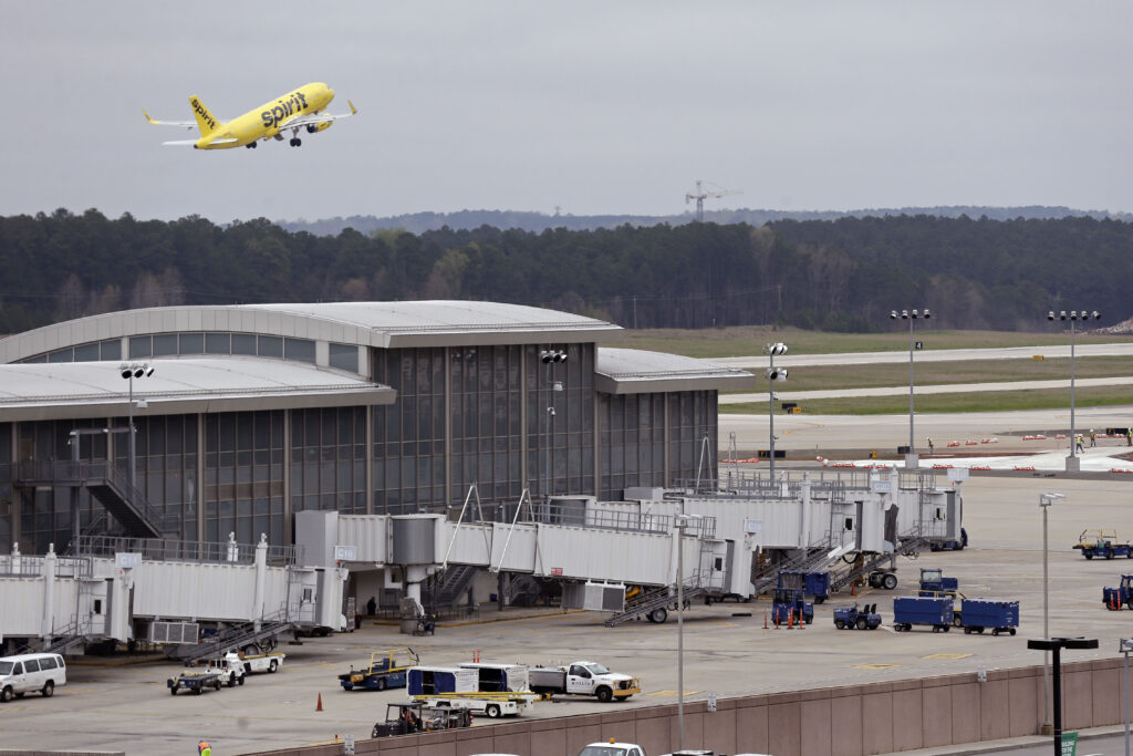Two NC Airports Utilized for Migrant Relocation